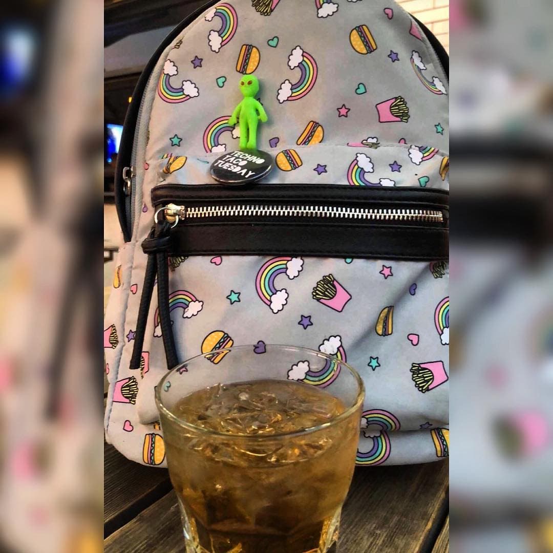 Squire Lounge - Image 1