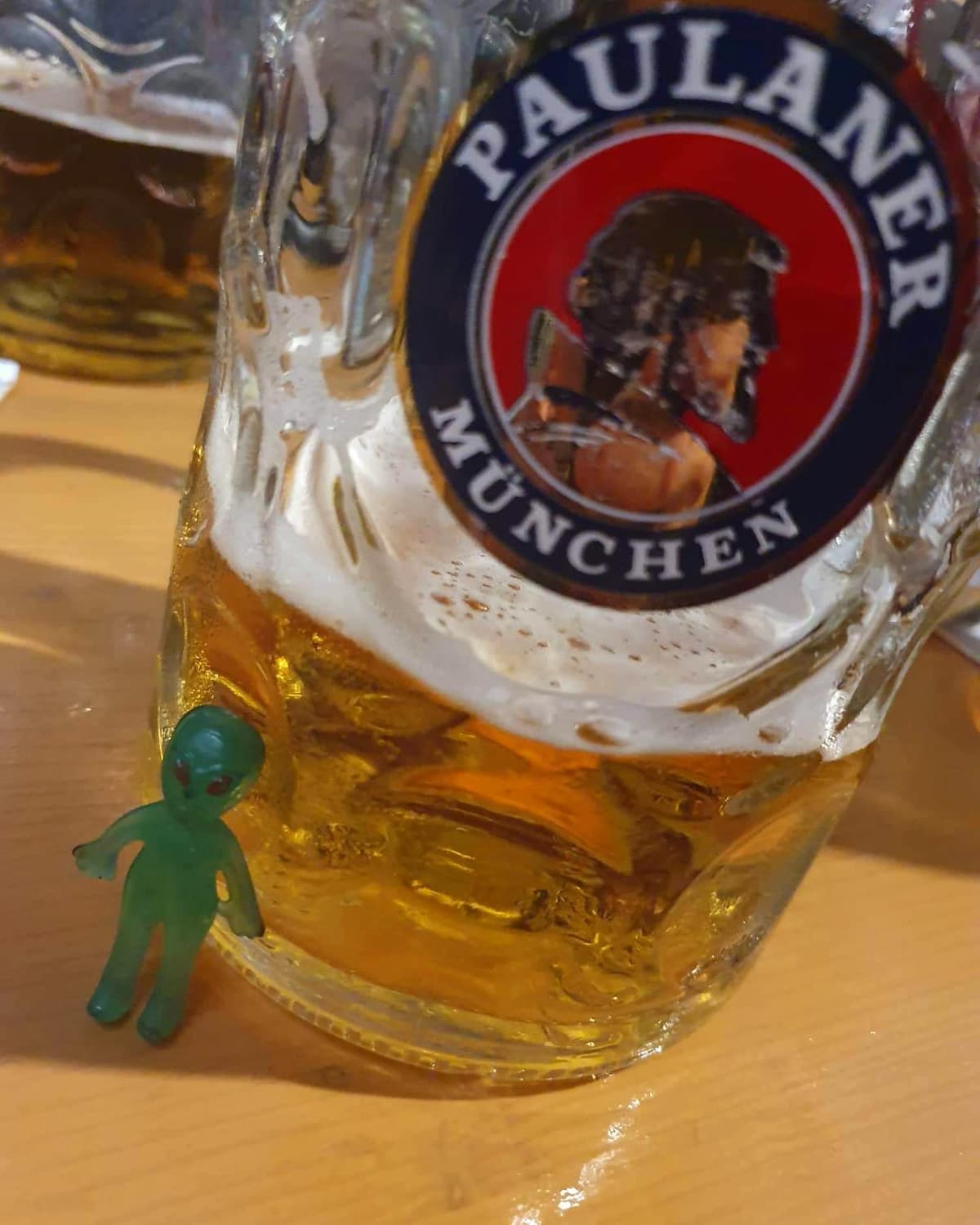 Oktoberfest alien - Image 1
