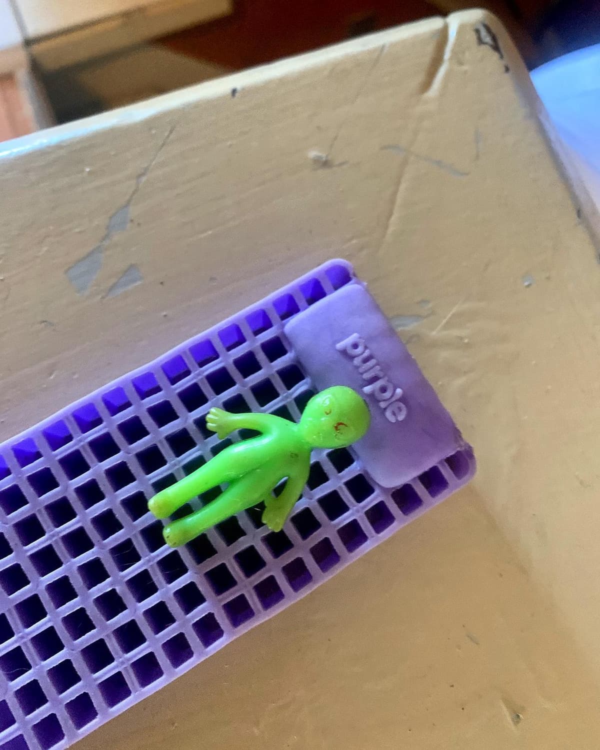 Purple alien - Image 1