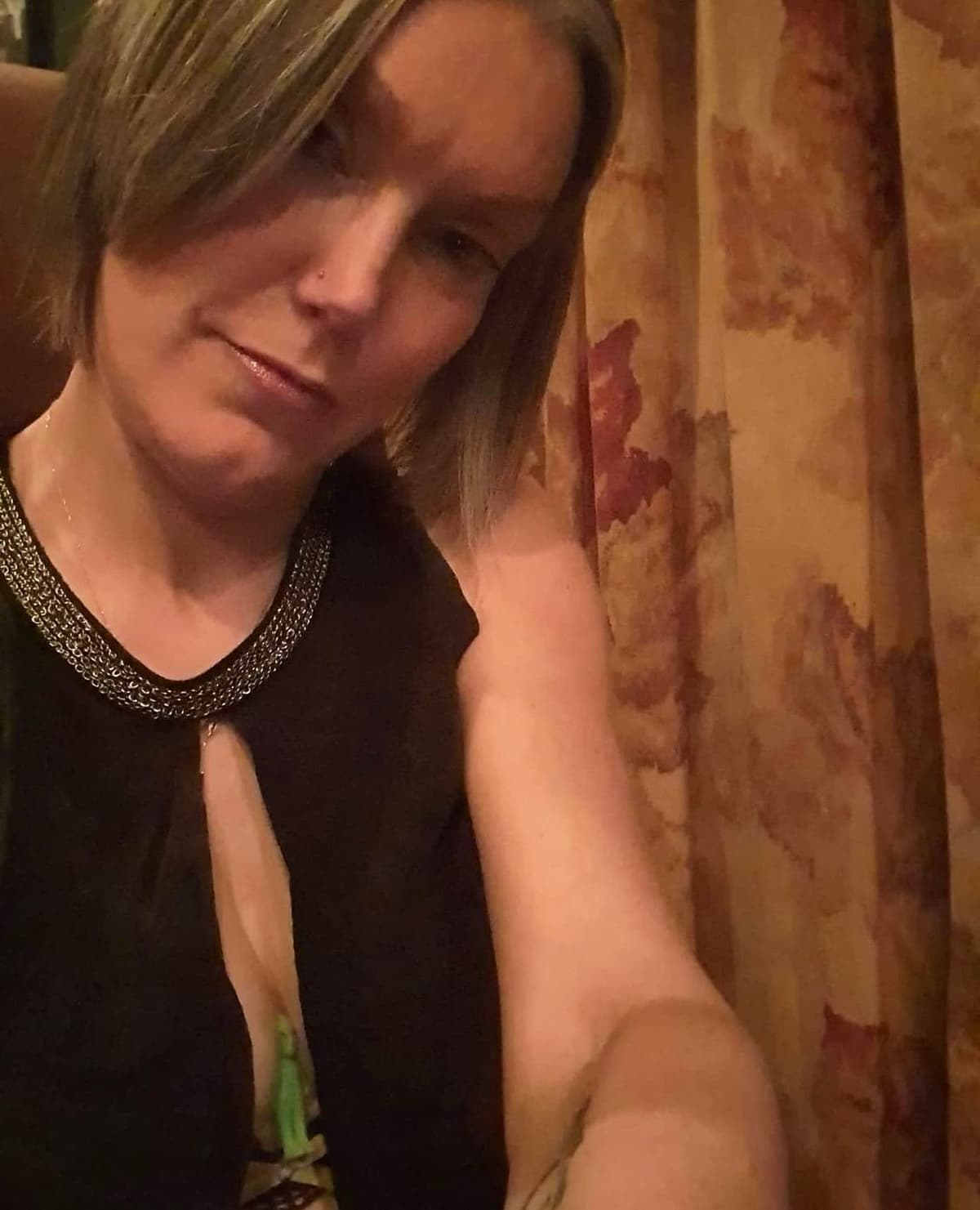 Gin connoisseur alien (2 of 2) - Image 1