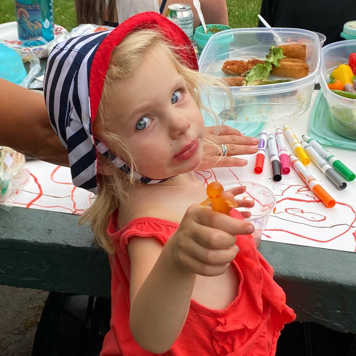 Park picnic alien - Image 1