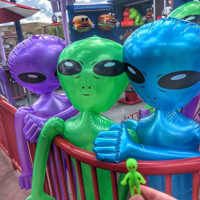 Aliens galore