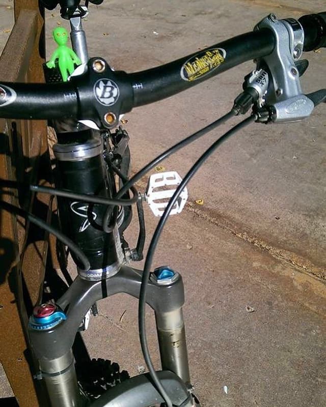 Mountain bike alien