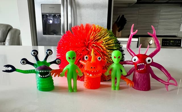 Ivan, Alien, Allen Junior, Alien, & Purple People Eater with Big Olβ Koosh